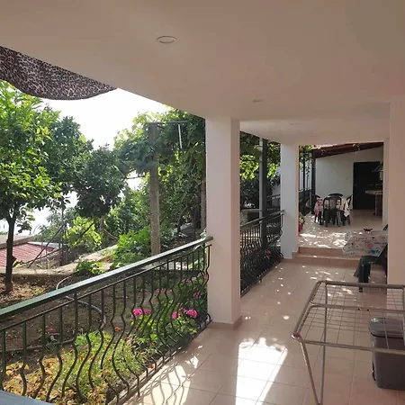 홈스테이 Gurra Room's Lukovë