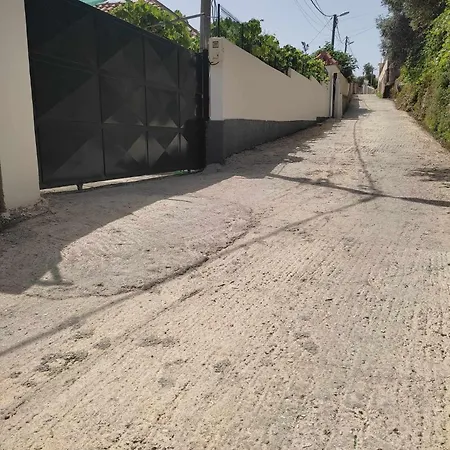 Gurra Room's Lukovë