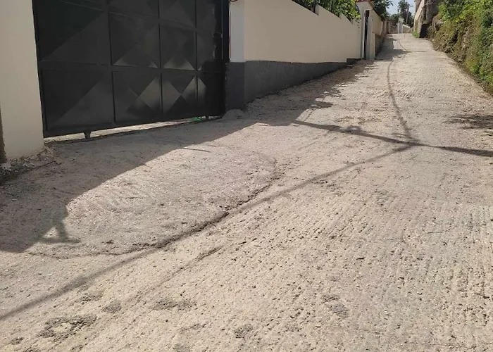 Gurra Room's Lukovë